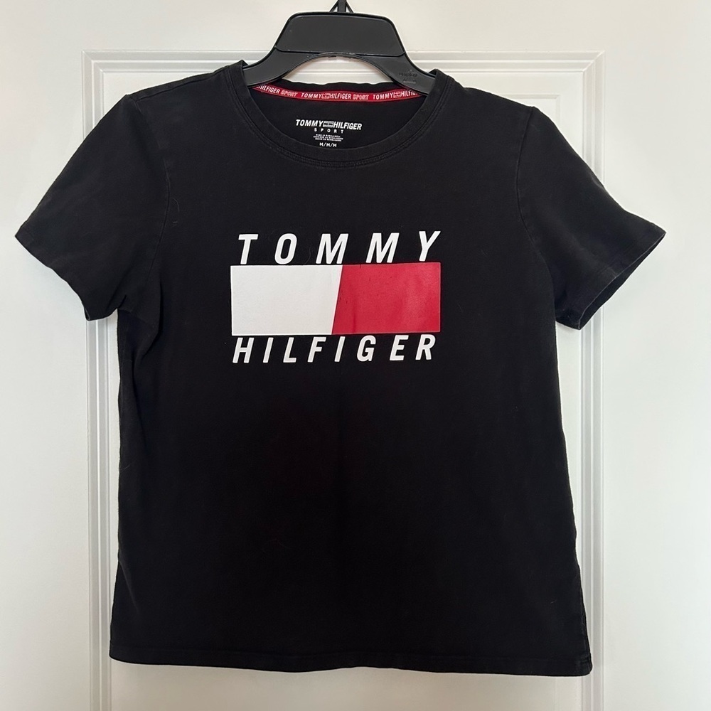 Y2K millennial Tommy Hilfiger sport short sleeve logo t-shirt medium cotton soft